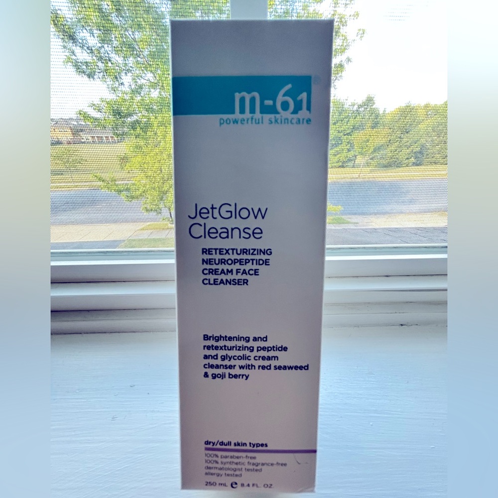 m-61 JetGlow Cleanse - Anti-aging cleanser with neuropeptides and glycolic